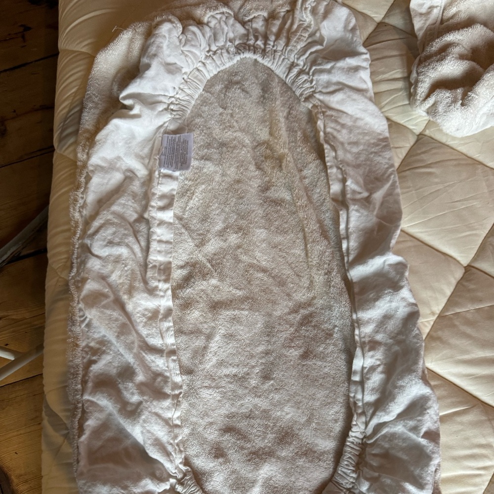 WASHED ORGANIC LINEN CHANGING PAD COVER - Restoration Hardware - LIKE NEW - Picture 4 of 5